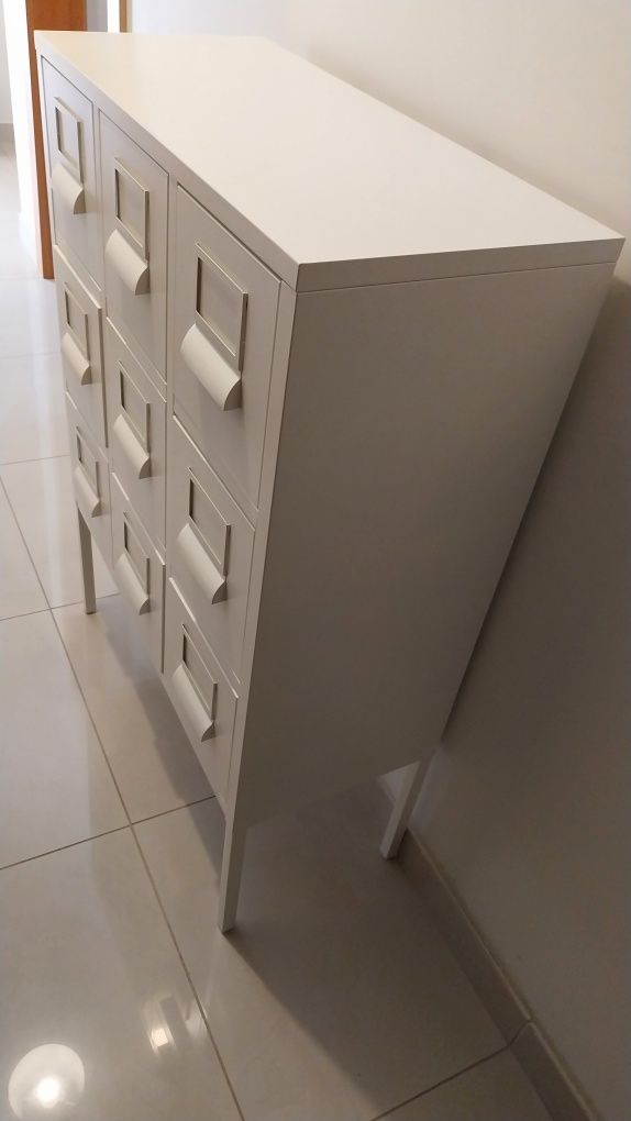 Armário metálico branco