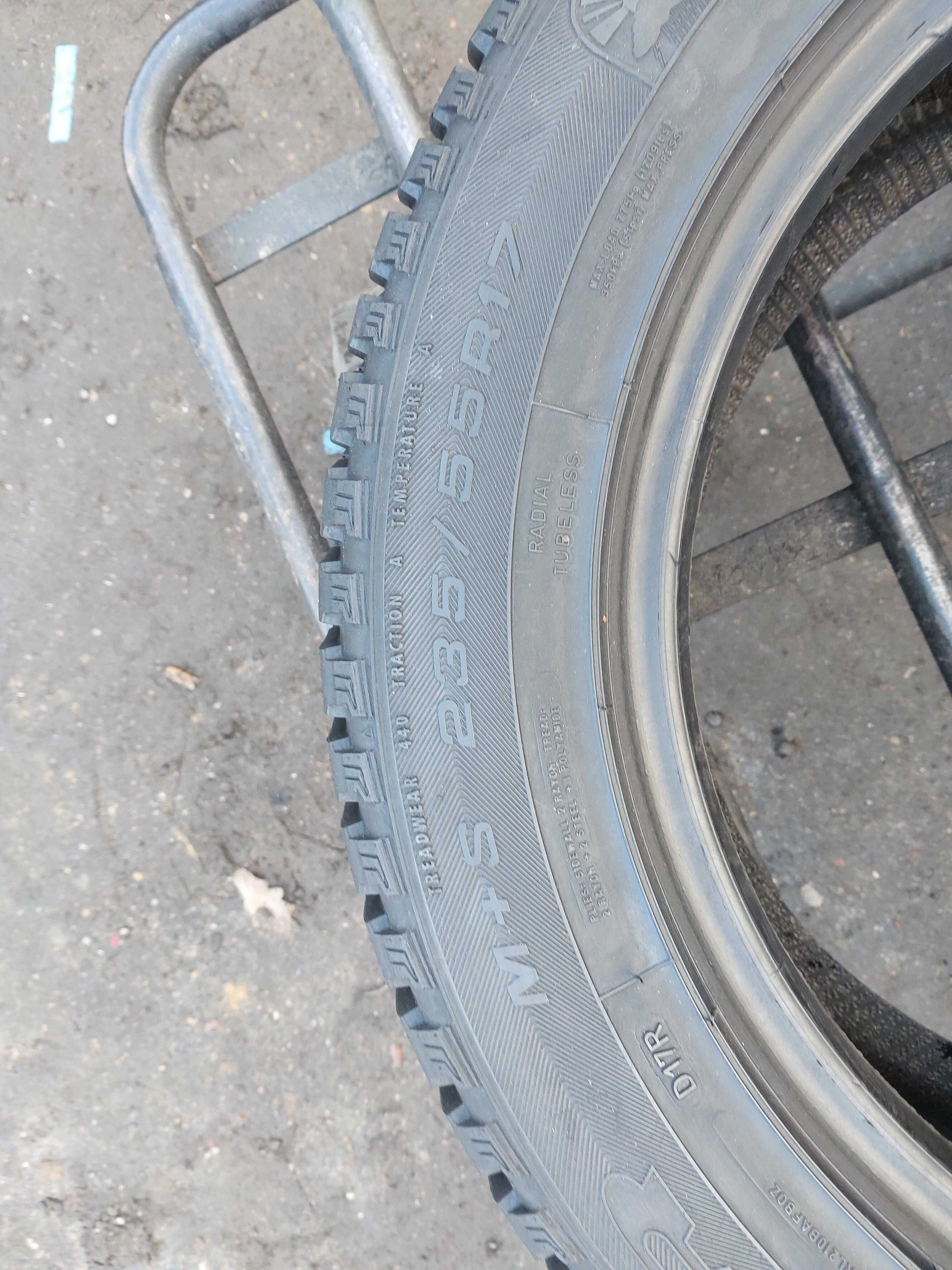 Opony caloroczne 235.55.17 Goodyear 7mm