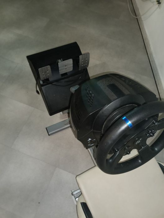 Volante e cadeira PlayStation