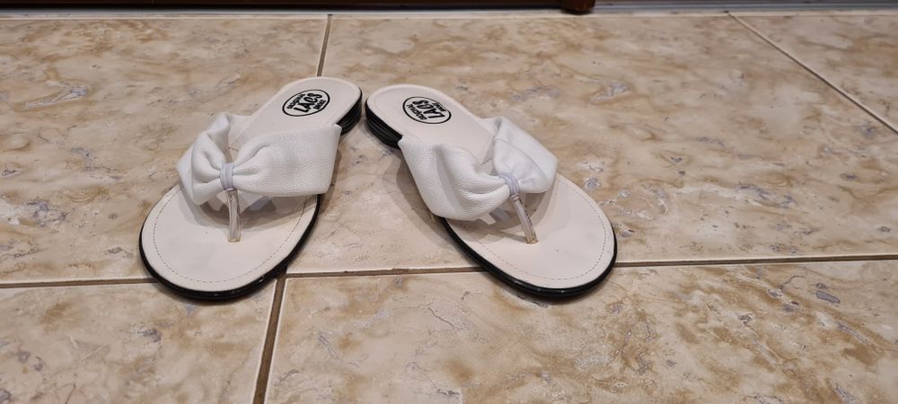 Нові шльпанці зі шкіри 36 розмір