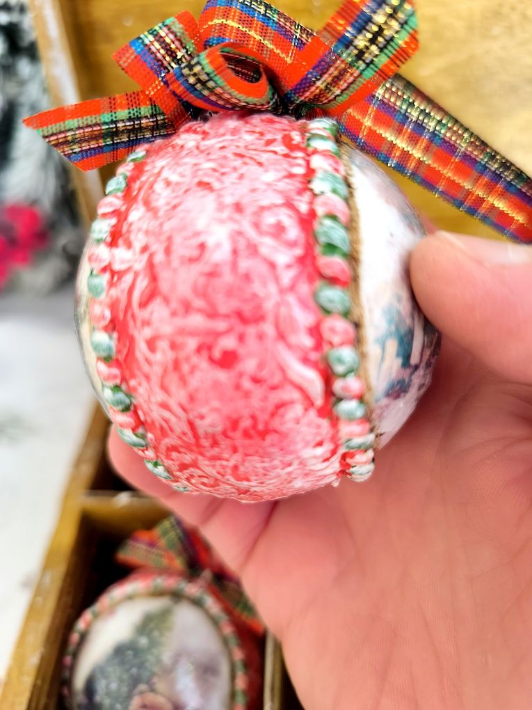 Bombki w ozdobnym pudełku