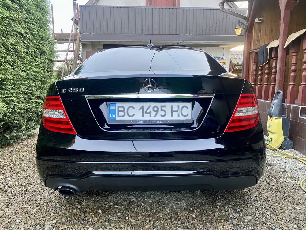 Mercedes C-class W204 рестайлінг