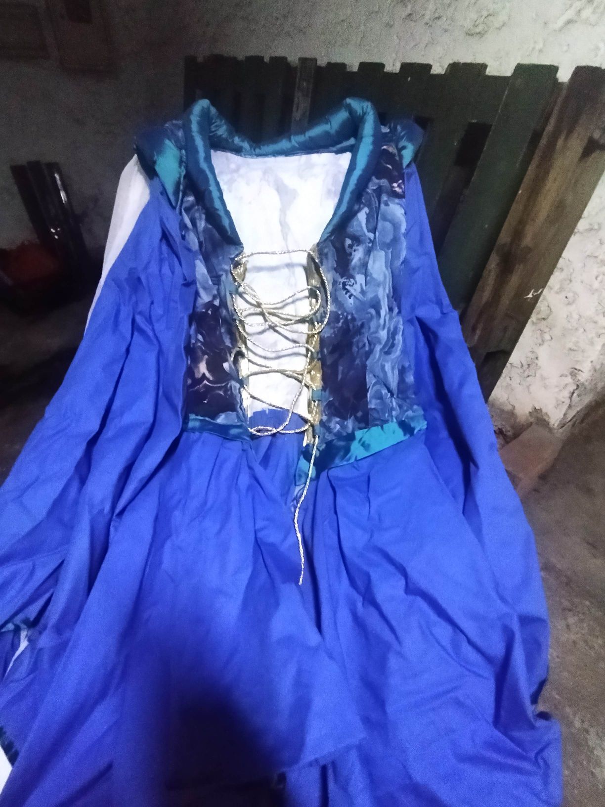 Vestido medieval de rainha/princesa para feira medieval ou carnaval