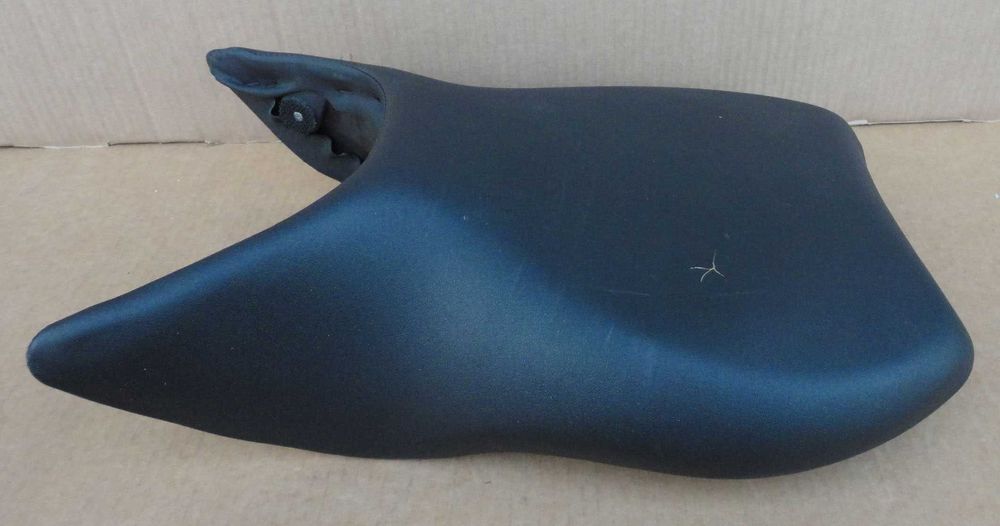 Suzuki TL 1000 S сиденье водителя