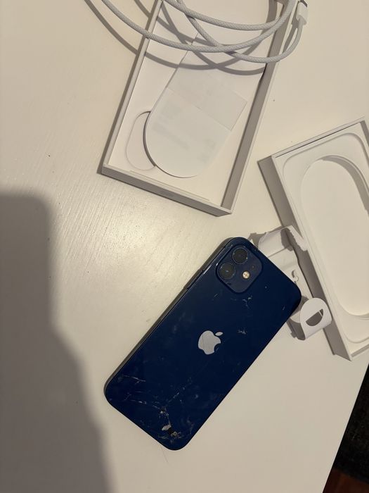 Iphone 12 64 GB azul escuro