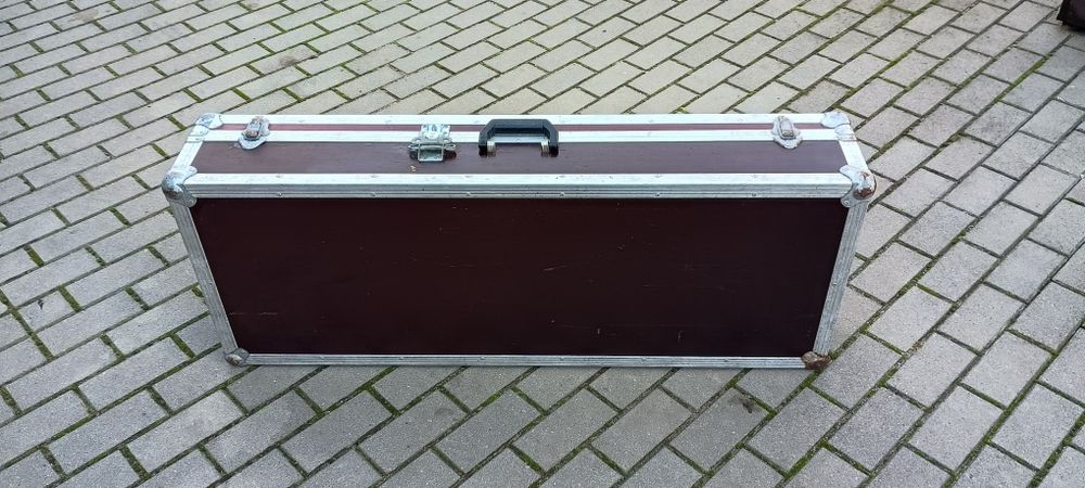 Futerał na klawisze lub gitarę