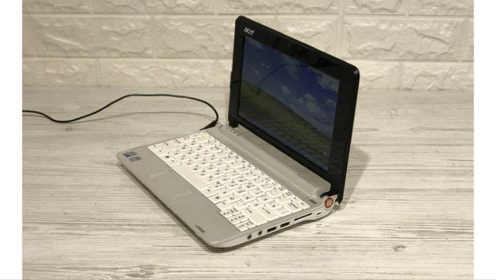 Acer Aspire One ZG5 нетбук