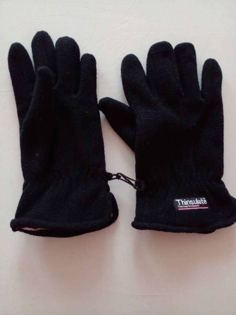 Продаю нові флісові рукавички відомого бренду.