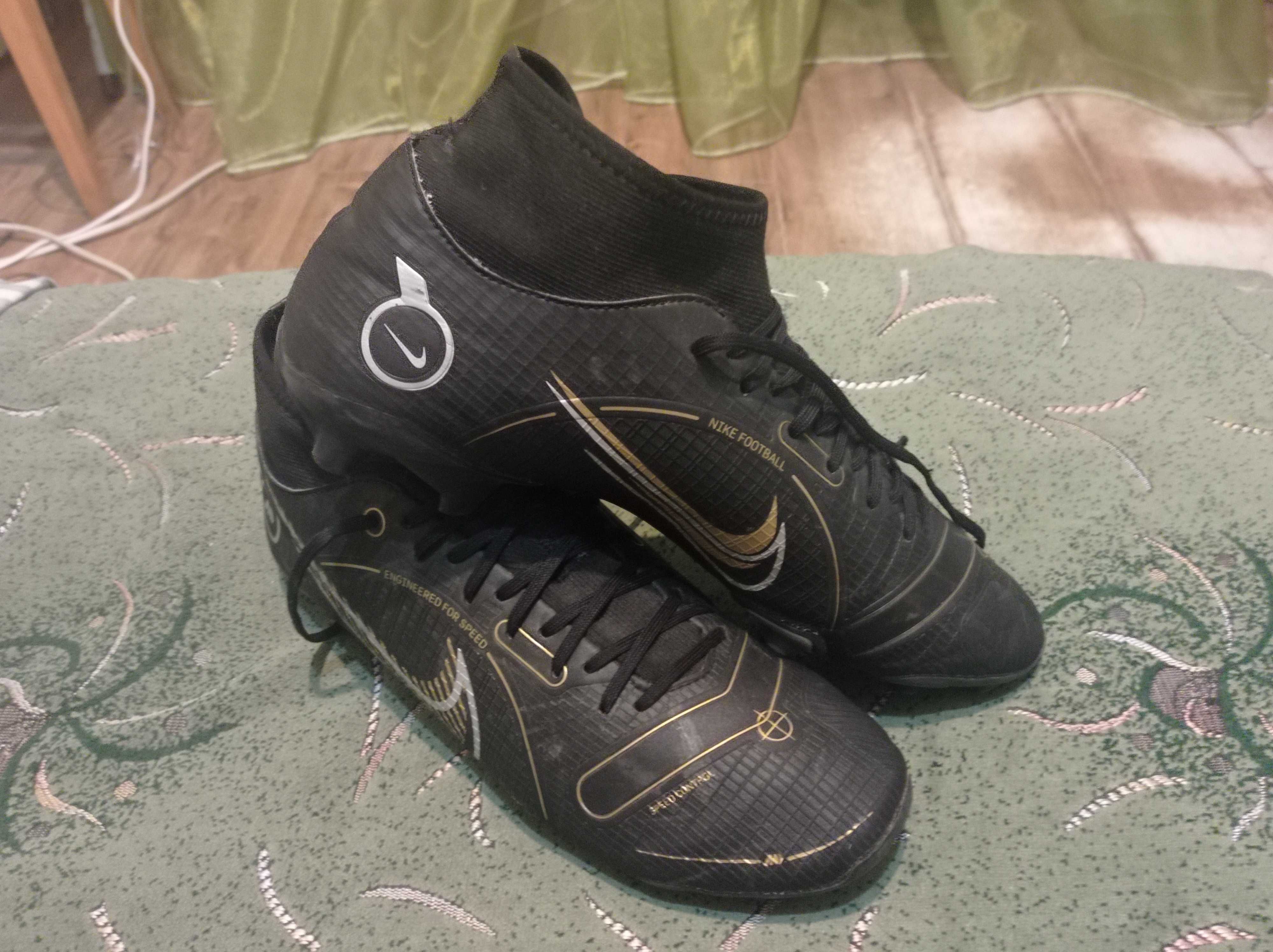 Копочки Nike Mercurial (оригинал) фирменные размер-44 стелька- 28см