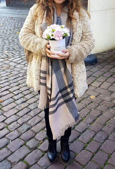 Futrzana jasna kurtka płaszcz FUTRO Stradivarius r. S TANIO