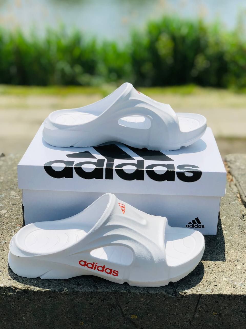 Мужские пляжные шлепанцы Адидас белые лёгкие тапки adidas