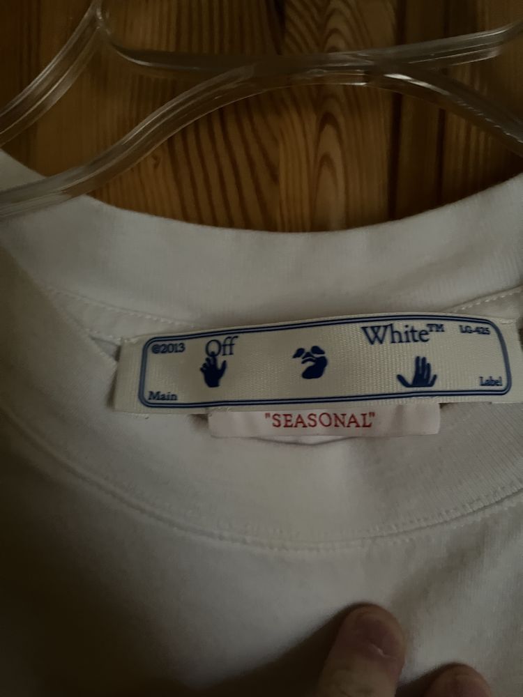 Off-white metal arrows oversize tee