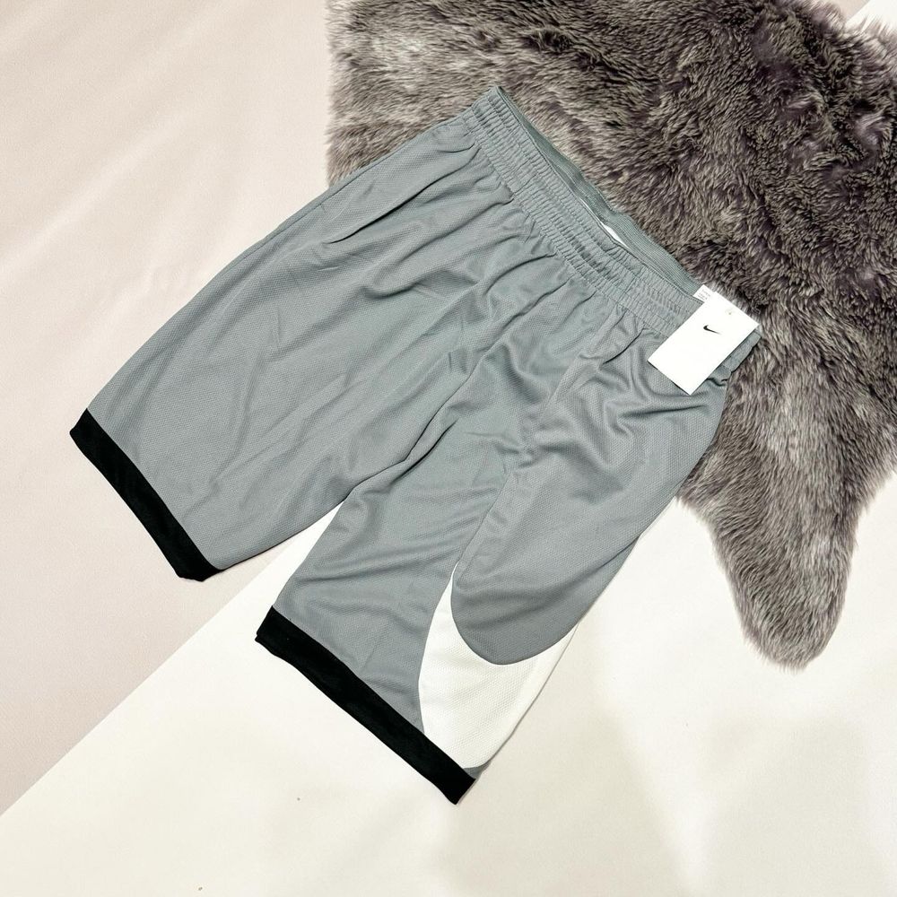 Нові чоловічі шорти Nike Big Swoosh сірі Nsw С М Л і Хл розмір