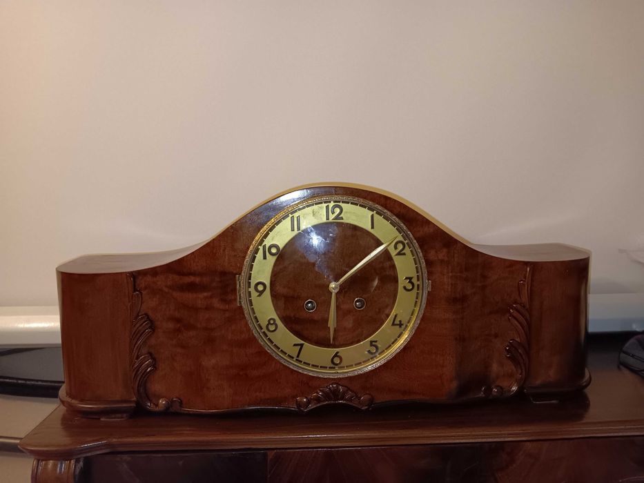 Zegar kominkowy z wahadłem wagowym sprawny.