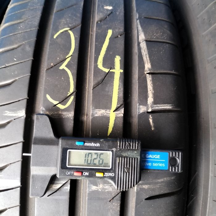 Komplet felg aluminiowych z oponami letnimi do VW Golfa 4