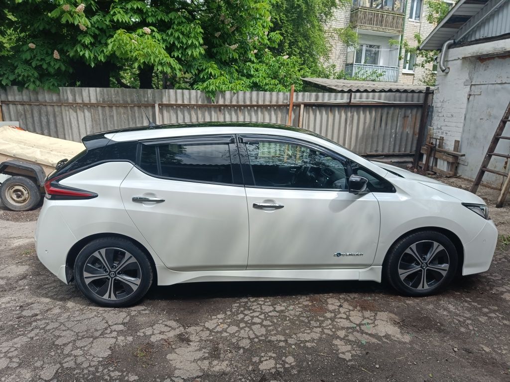 Nissan Leaf 2018 Tekna максимальна комплектація