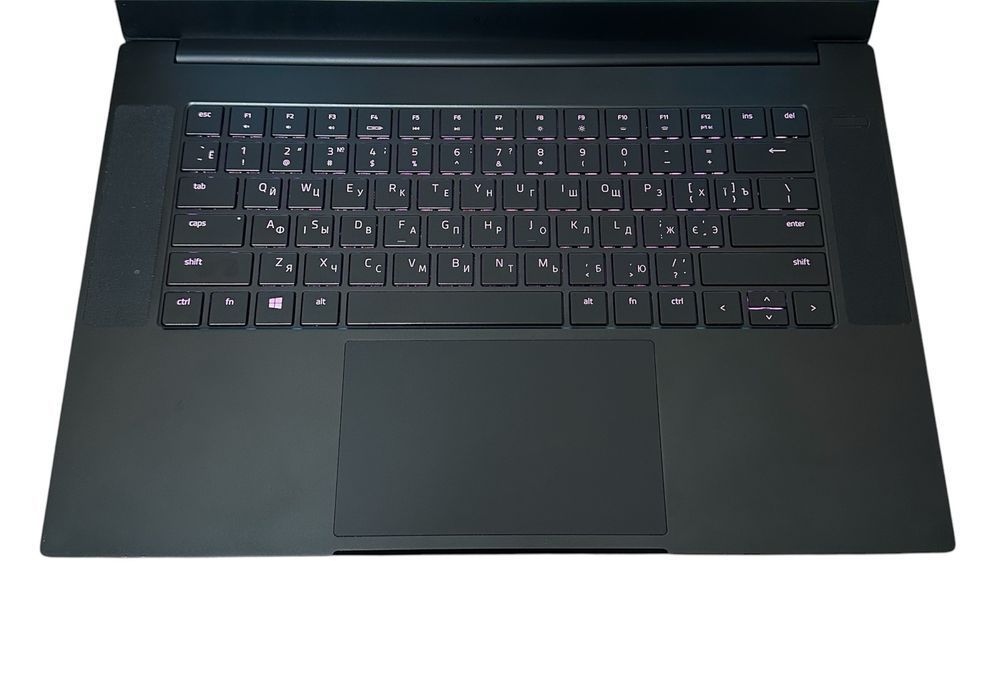 Razer Blade 15 i7-9750H 6ядер/RTX 2060 6gb/32/512gb/15’6 144Hz