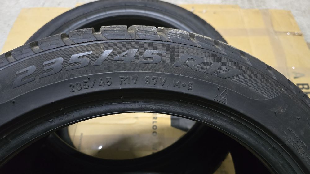 Opony zimowe 235/45R17 V Pirelli SOTTOZERO3  JAK NOWE