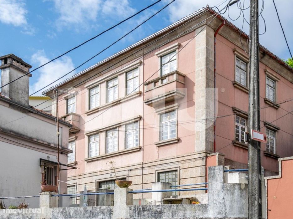Oportunidade Única de Investimento - Edifício Nobre na Covilhã!