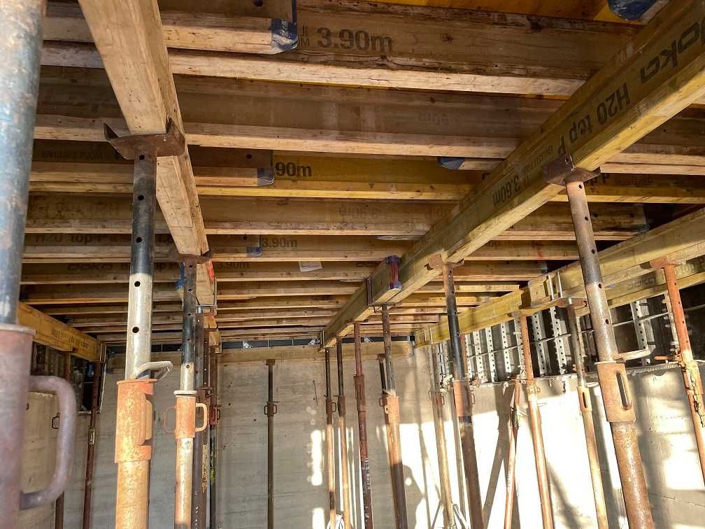 Zestaw szalunku stropowego na 100m2 sklejka podpory dźwigary głowice