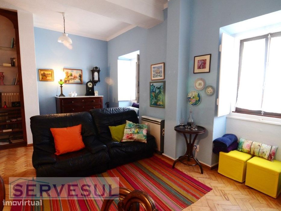 Excelente Oportunidade de Investimento! Rés-do-chão de uma Casa Tra...