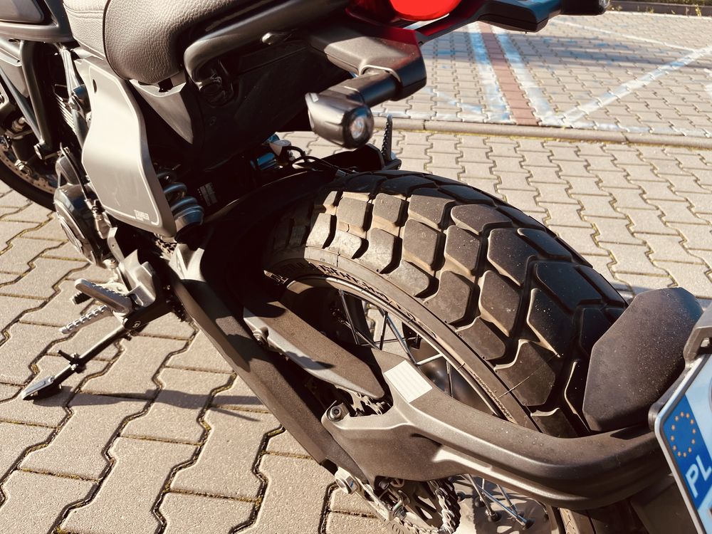 Ducati Scrambler 800 night shift 2021