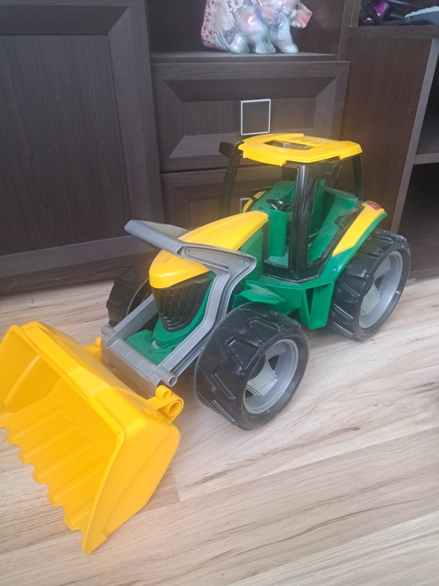 Duży traktor do piasku