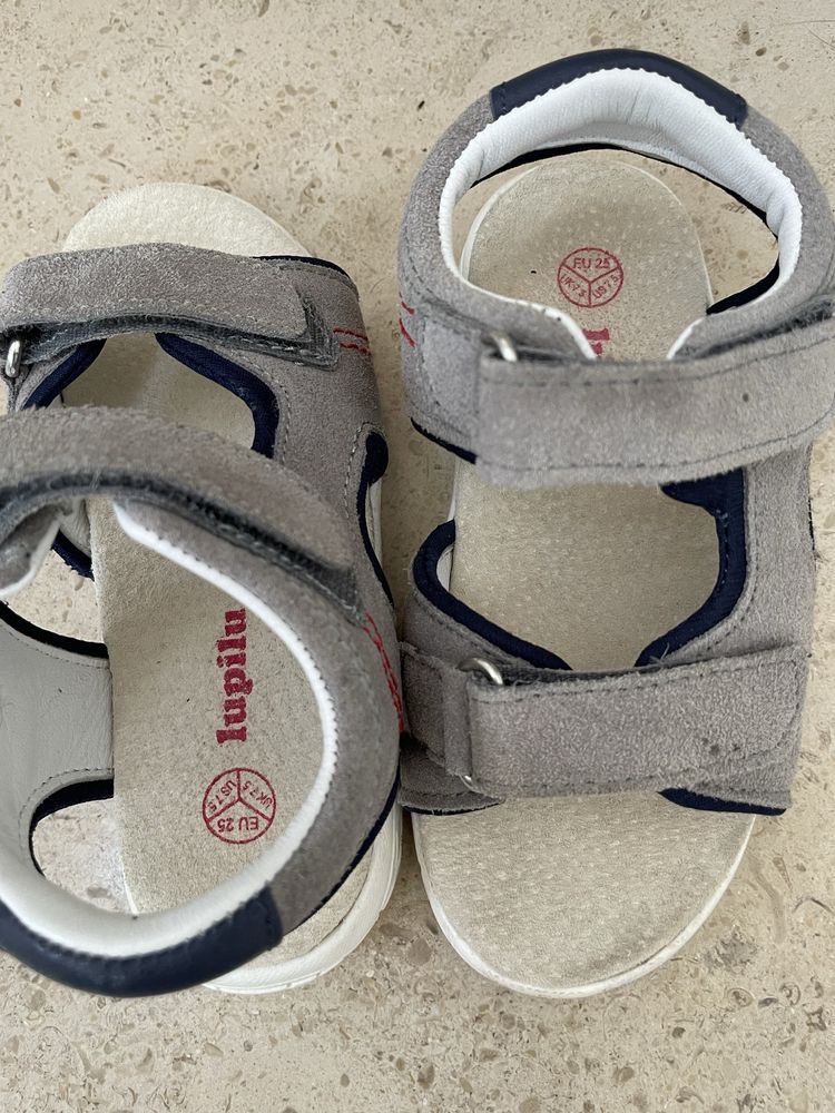 Sandalias crianca numero 25