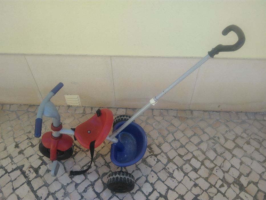 Triciclo de criança