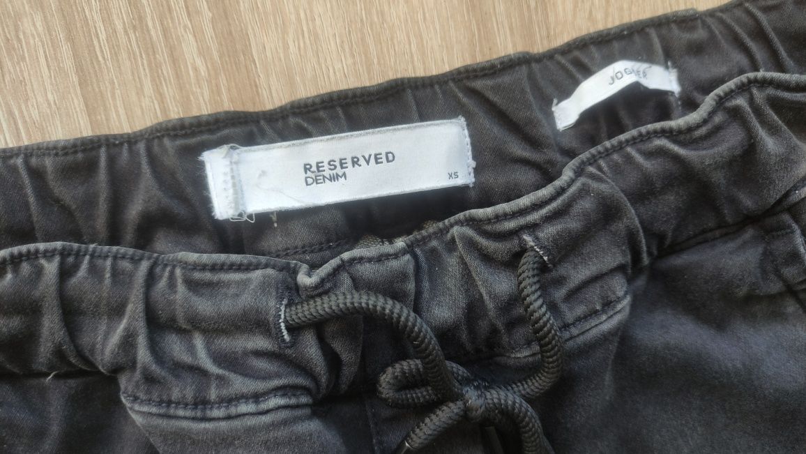 Spodnie jogger Reserved XS
