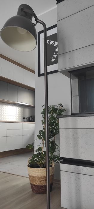 Lampa podłogowa Hektar