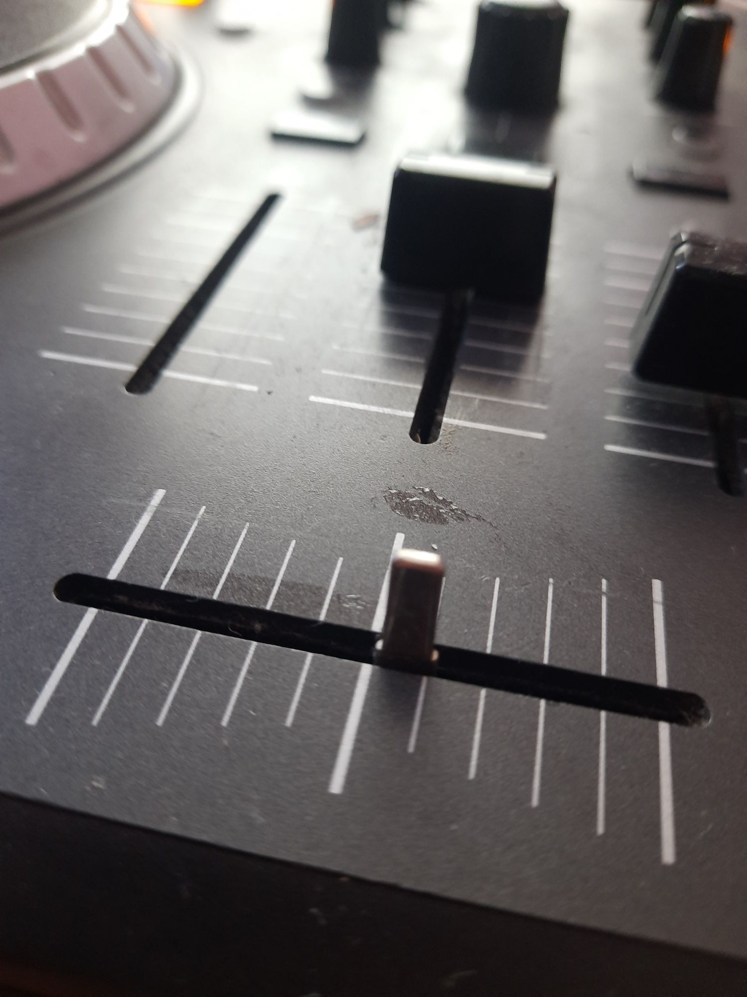 Numark Mixtrack – kontroler DJ

Sprzedam używany, w pełni sprawny kont