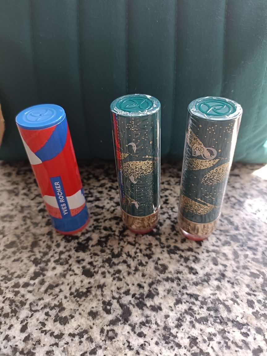 Помади від Ів роше