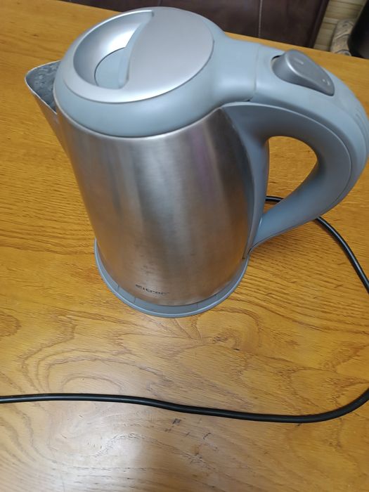 Чайник електричний з нержавіючої сталі