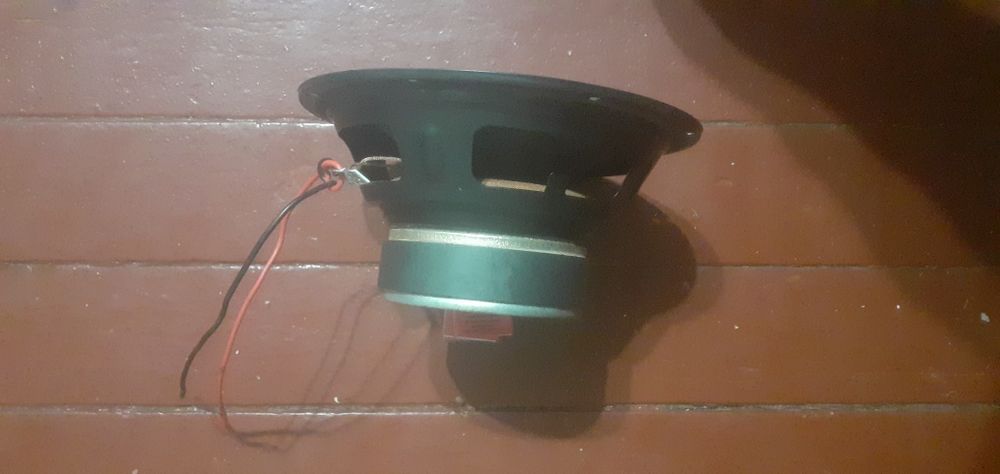 Динамик для сабвуфера