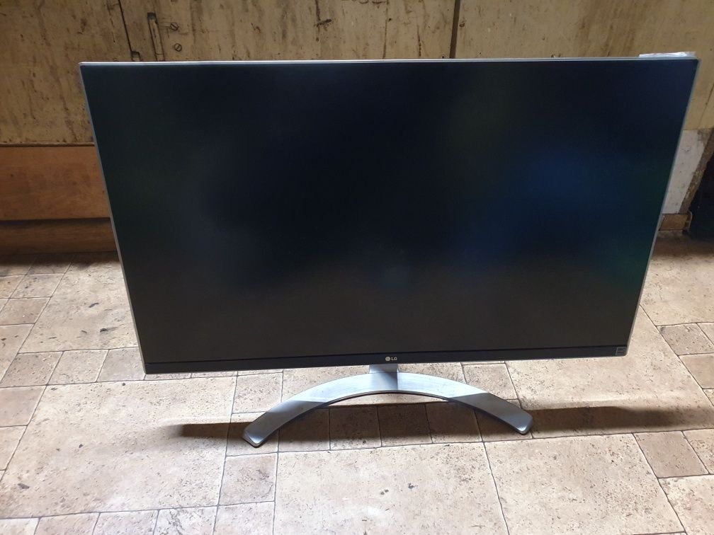 Monitor LG HDMI DP 4K