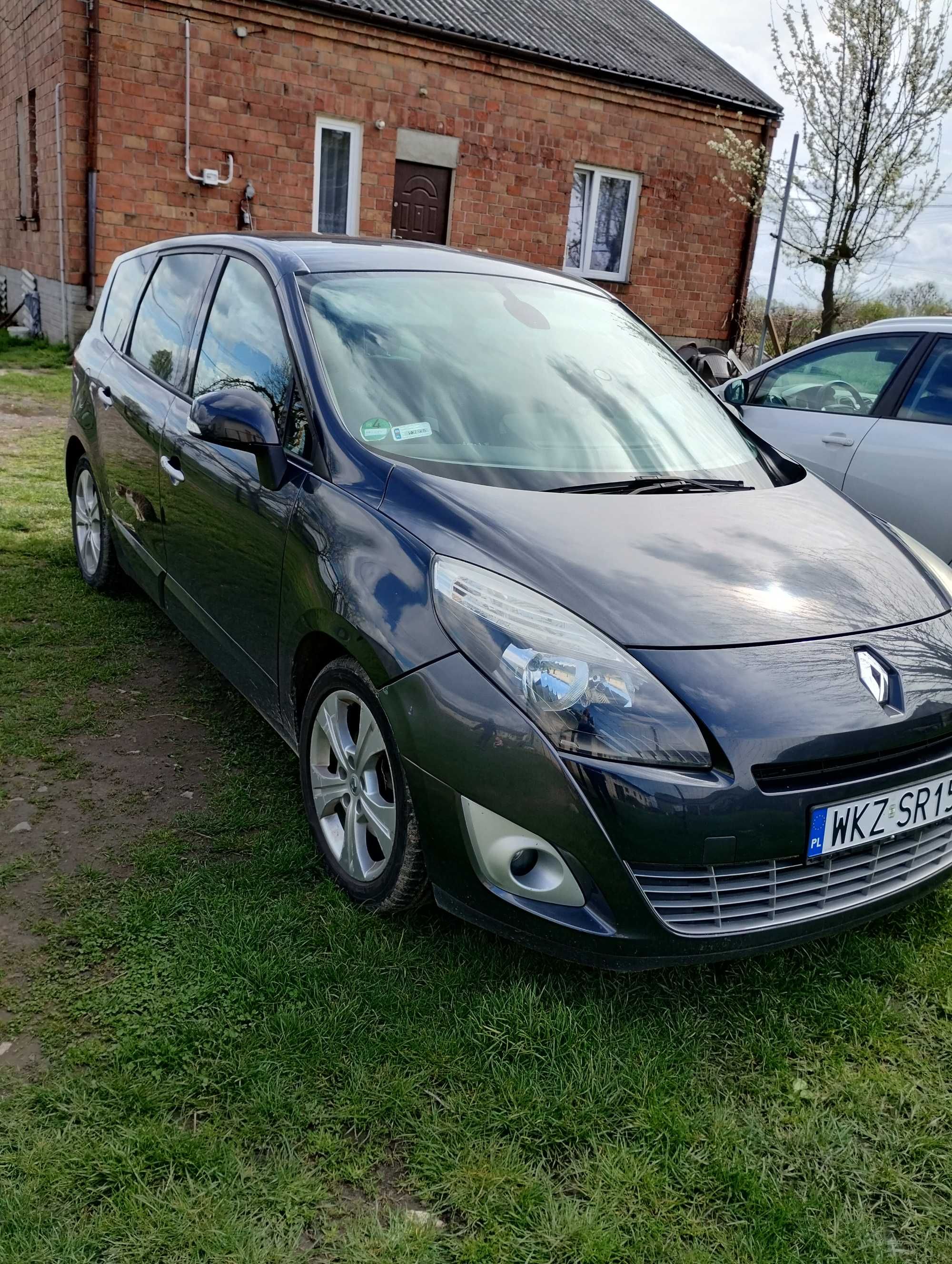 Renault Grand Scenic III 1.6DCI, 2011r, 2kpl kół, Navi, S&S, key less