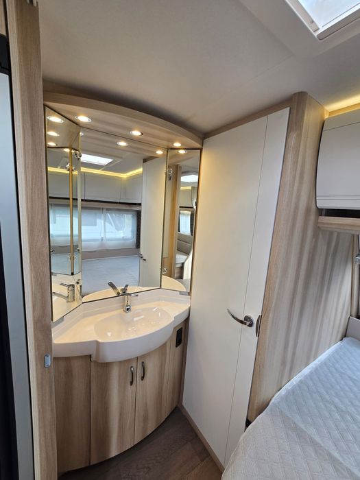 Przyczepa kempingowa wynajem HOBBY DE LUXE 460 UFE sezon 26 rezerwacje