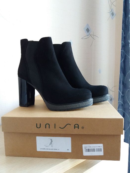 Unisa ботинки черевики. Испания. Новые. 40р. Натуральный замш-нубук.