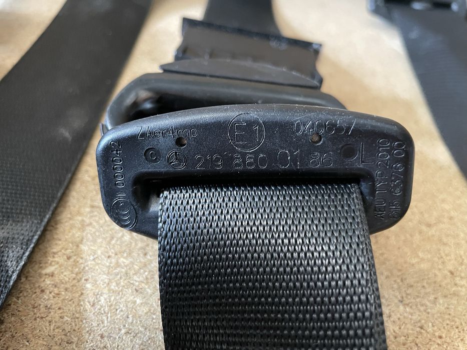 Pas pasy bezpieczenstwa przod tyl prawy lewy Meredes Cls w219 Lift