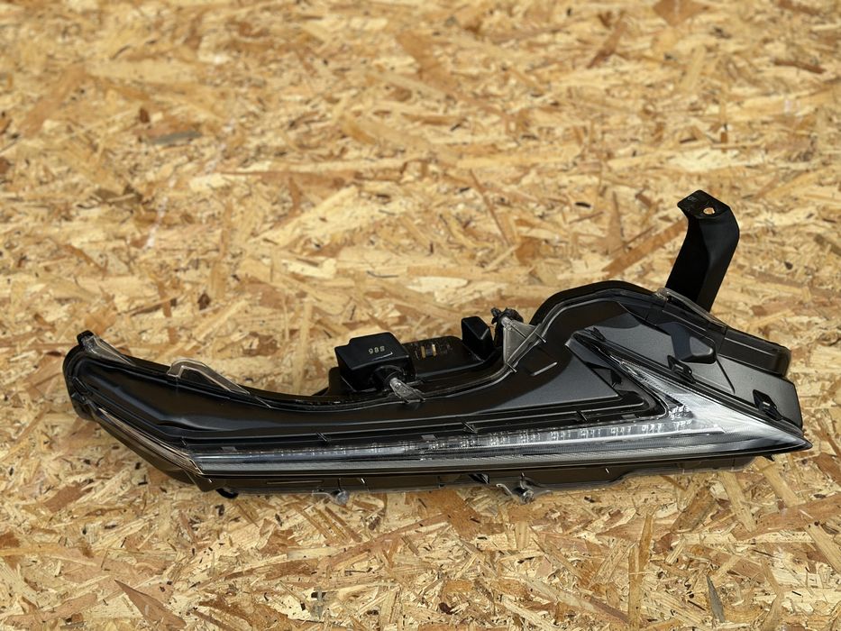 Lexus NX 2017-2021рік фара дхо права ліва LED оригінал б/у