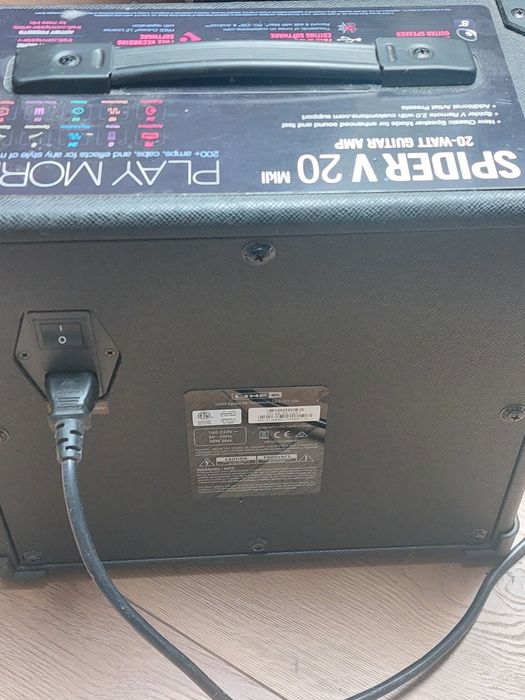 Combo gitarowe wznacniacz line 6 spider v20