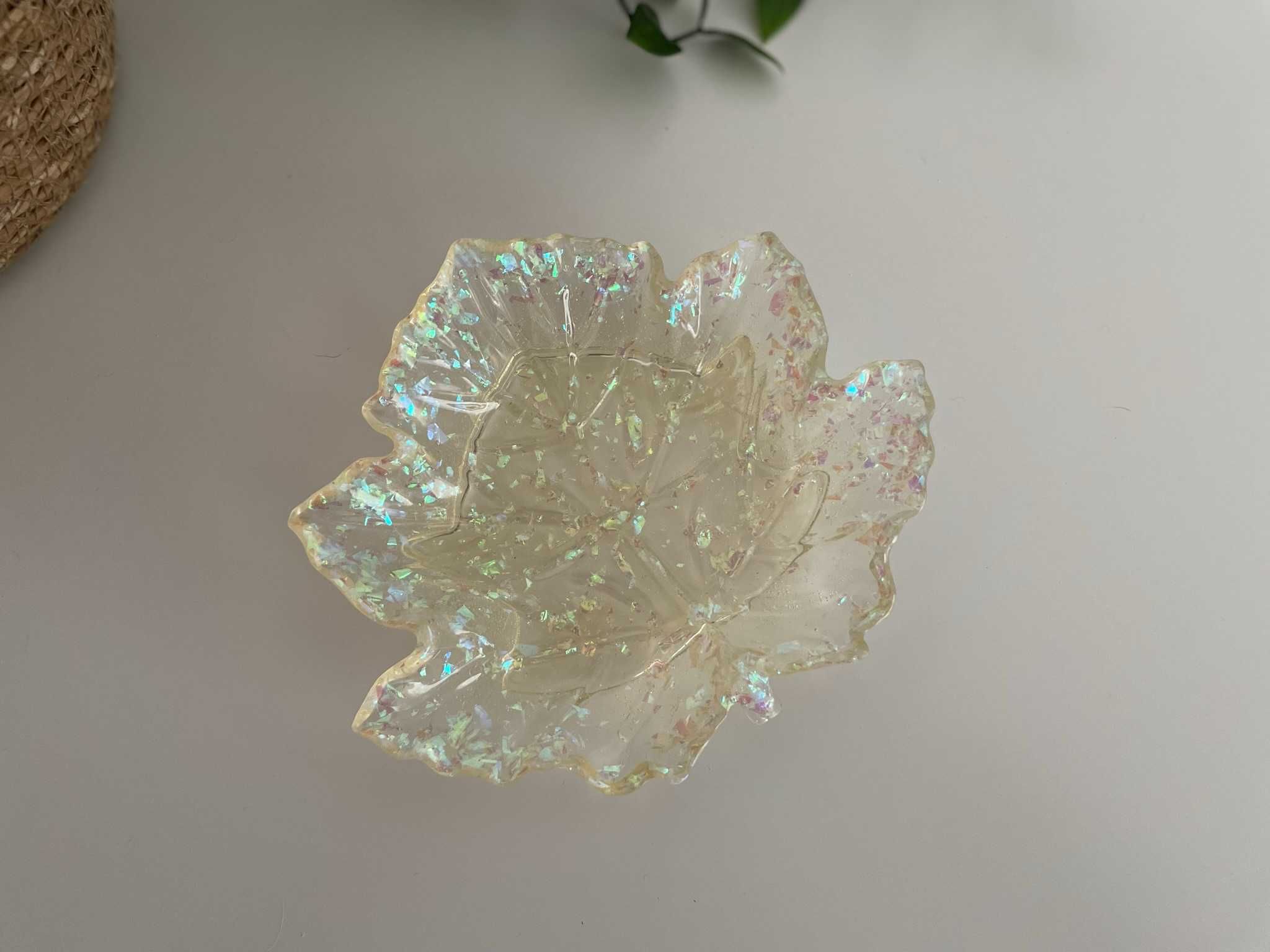 Misa holograficzna patera dekoracyjna liść holo z żywicy epoksydowej