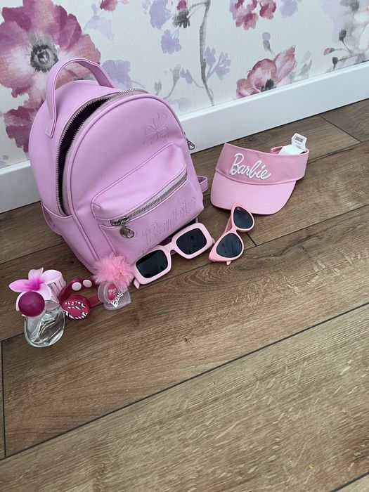 Plecak,daszek,okulary Barbie