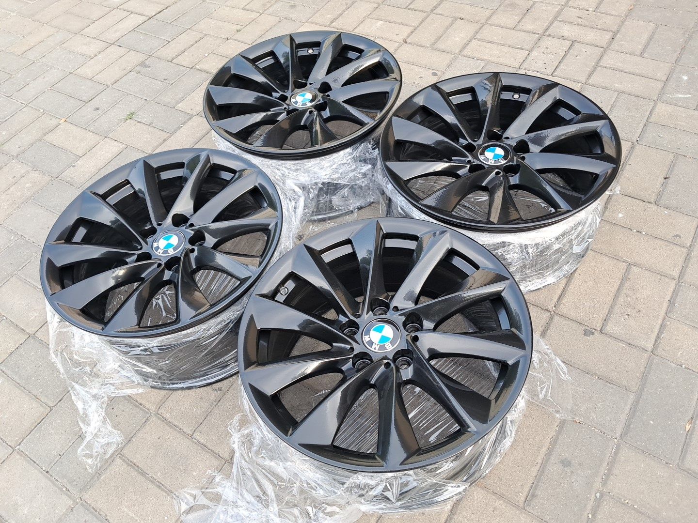 Alufelgi BMW F30 F25 F20 E90 E83 E87 E84 X1 X3 Czarne