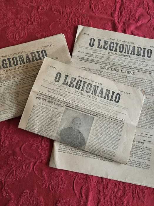 Conjunto de jornais antigos do Minho