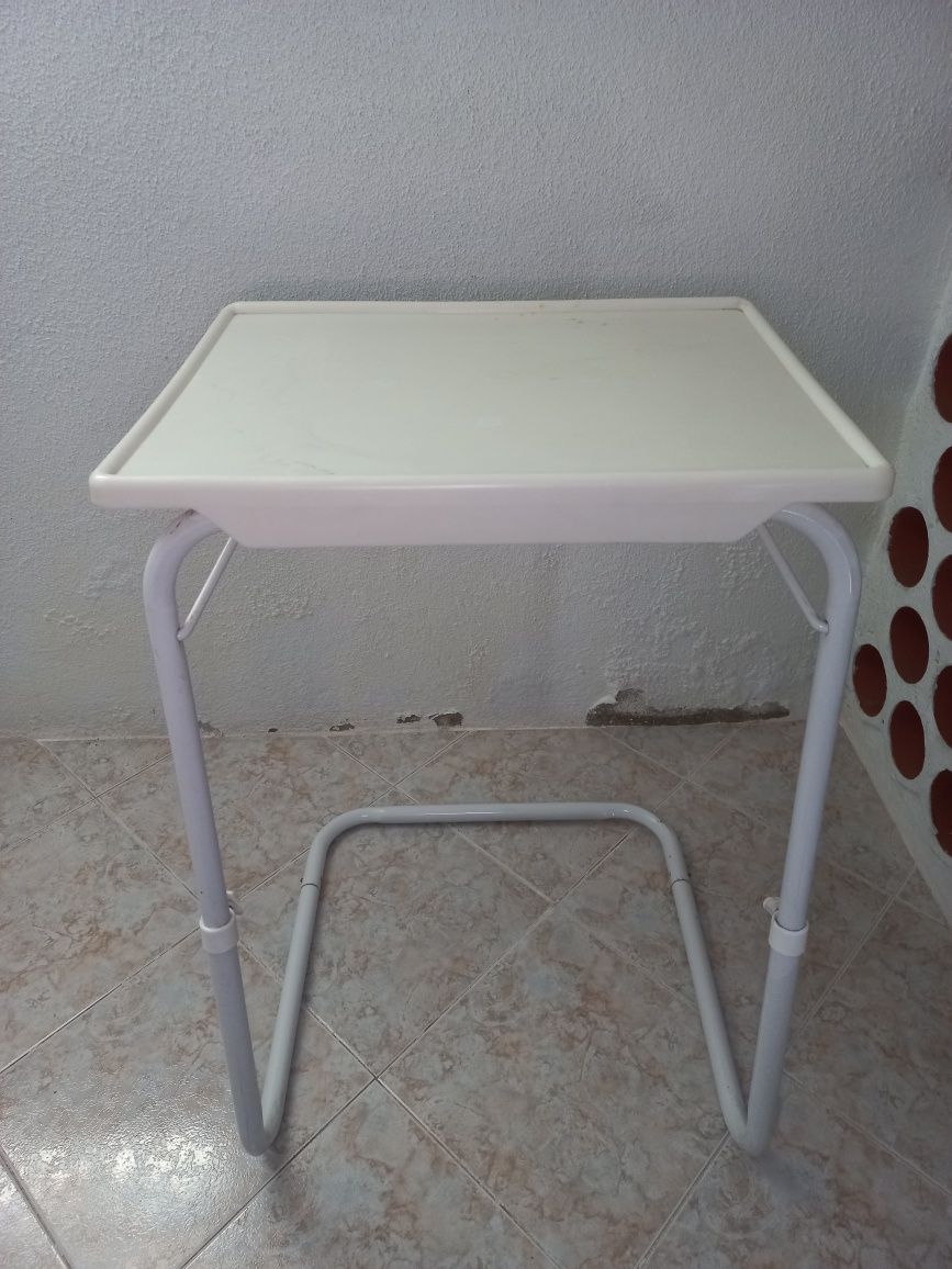 Mesa de apoio para PC ou para comer no sofá