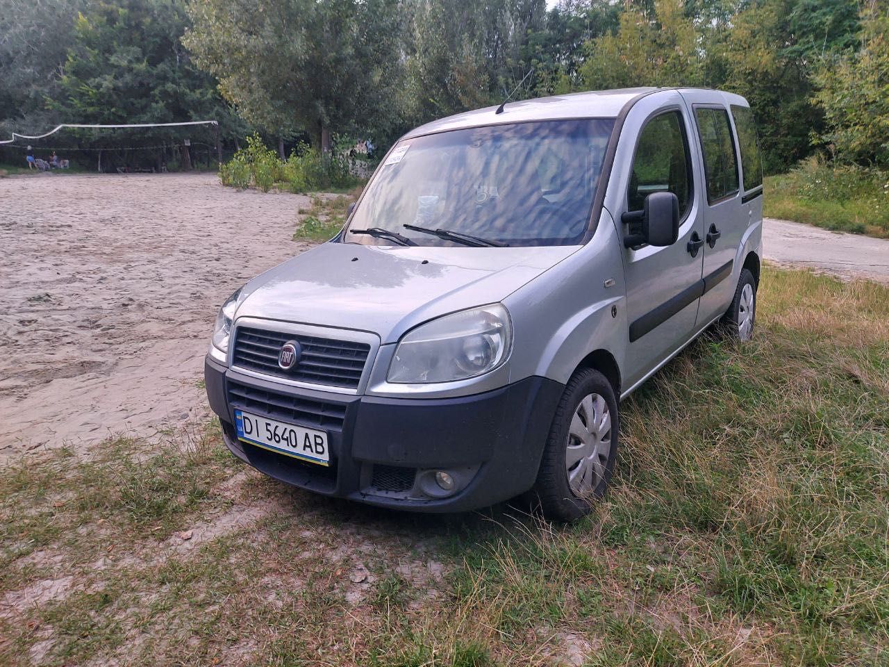 Автомобіль Fiat doblo