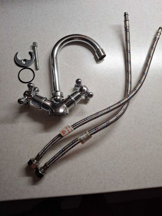 Змішувач для умивальника Damixa Retro