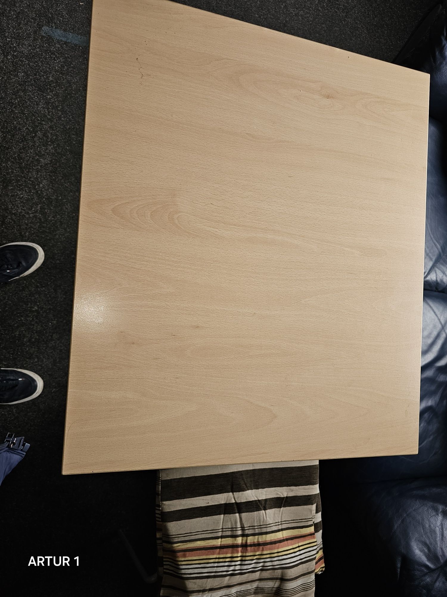 Stół  drewniany na metalowej podstawie